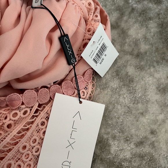 NWT Alexis Juliana Top in Blossom size small. - Picture 5 of 5